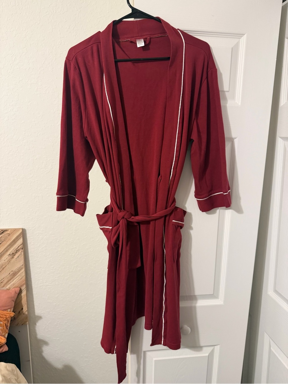 Women's Burgundy Knit Robe with Contrast Piping